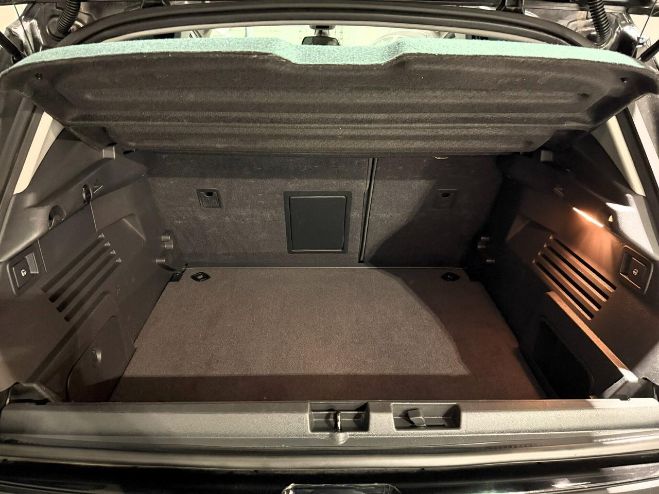 PEUGEOT 3008 1.6 BLUEHDI ALLURE CROSSWAY EAT6 HEAD
