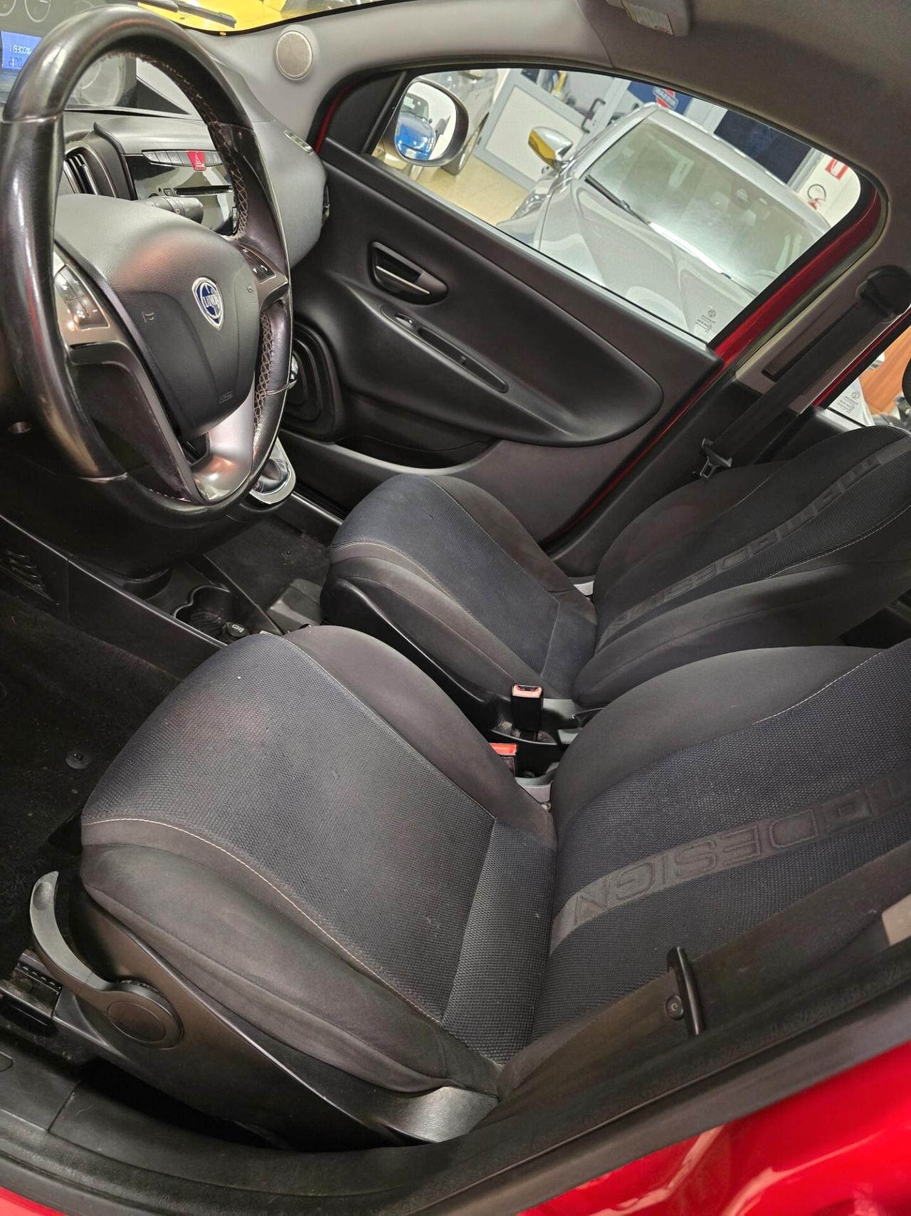 Lancia Ypsilon 1.3 MJT 16V 95 CV 5 porte S&S S Momodesign