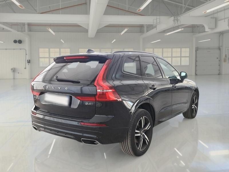 VOLVO XC60 B4 D AWD automatico R-Design