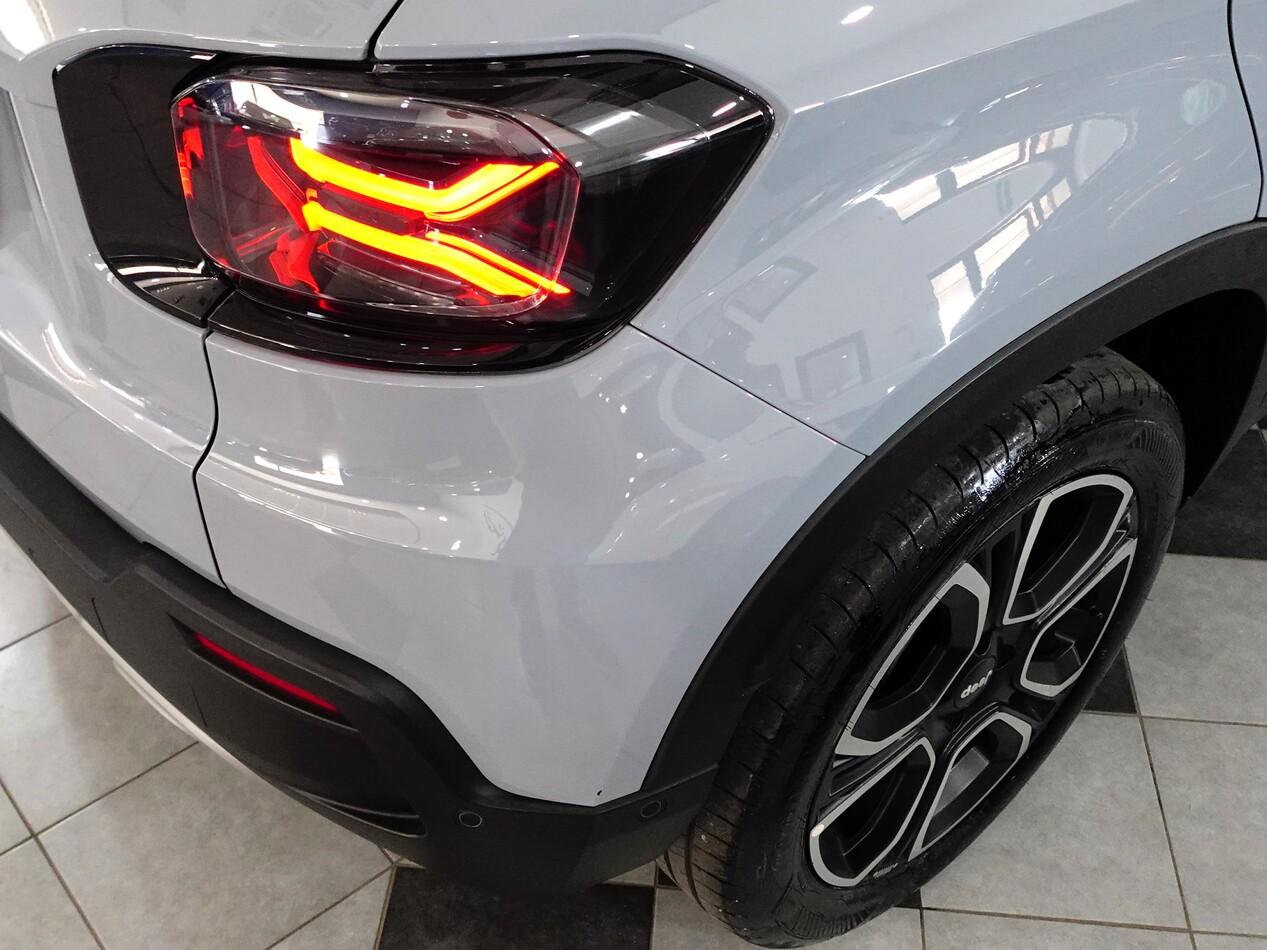 Jeep Avenger 1.2 E-HYBRID 110 CV EDCT6 MHEV SUMMIT