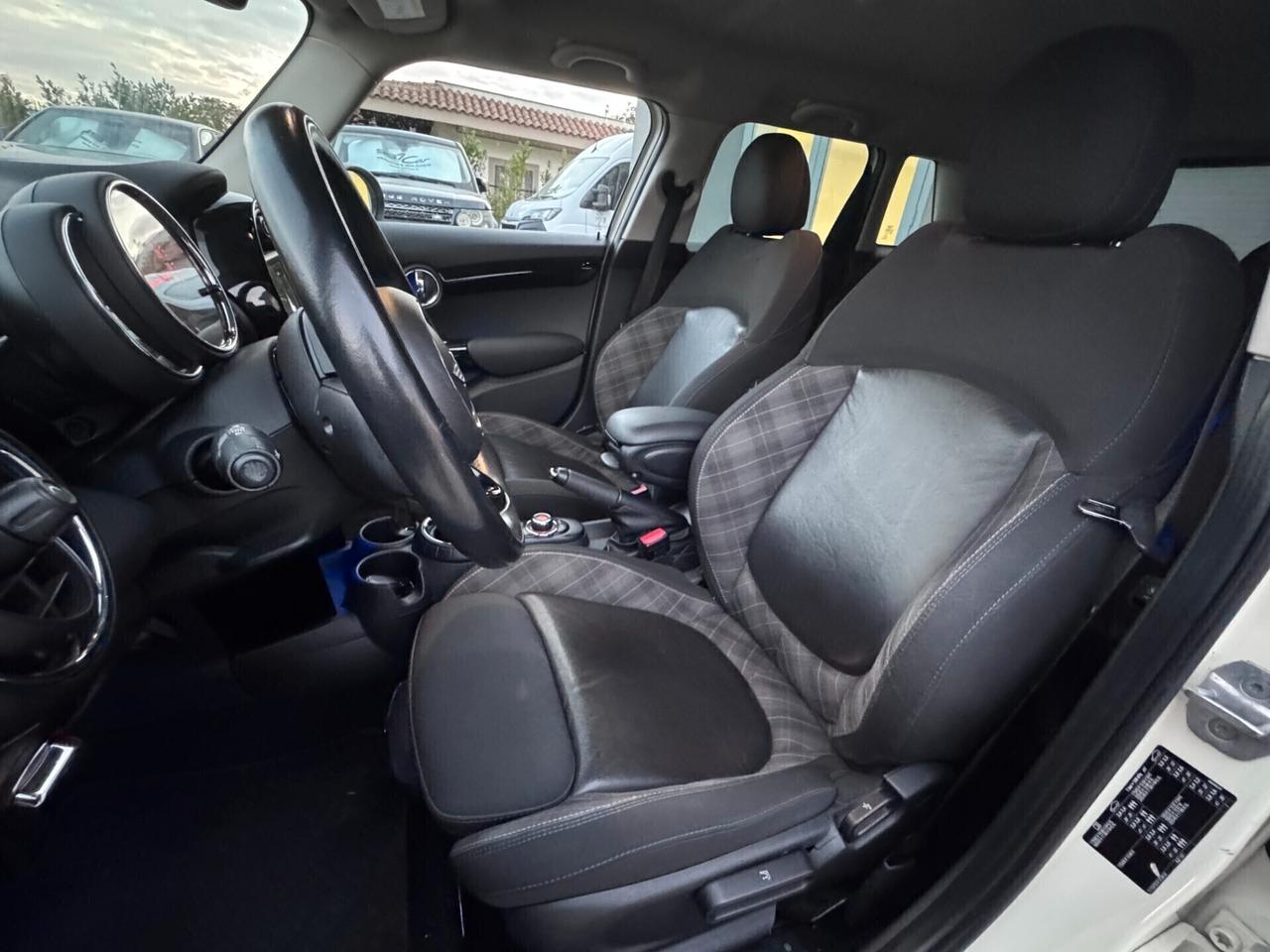 Mini Cooper D 1.5 5 porte - TAGLIANDI CERT. - GARANZIA FINO A 5 ANNI