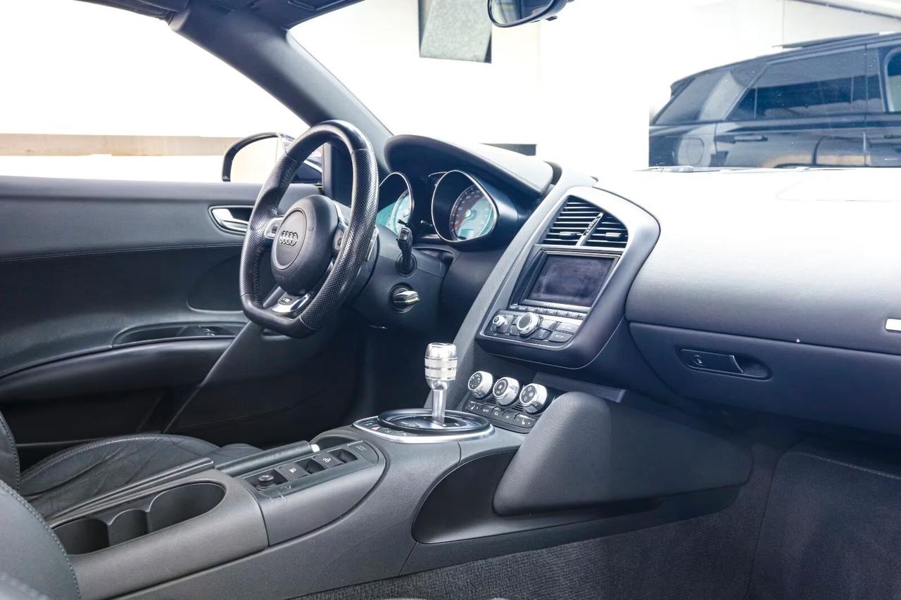 Audi R8 Spyder 4.2 V8 FSI quattro R tronic