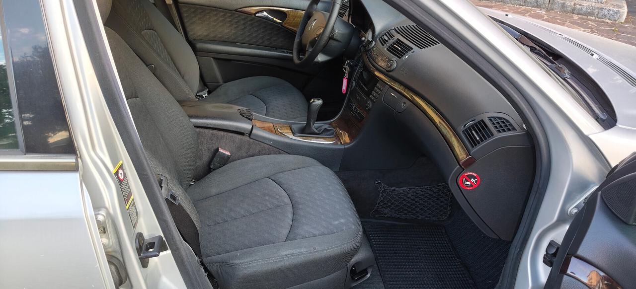 Mercedes E 200 K metano LEGGERE