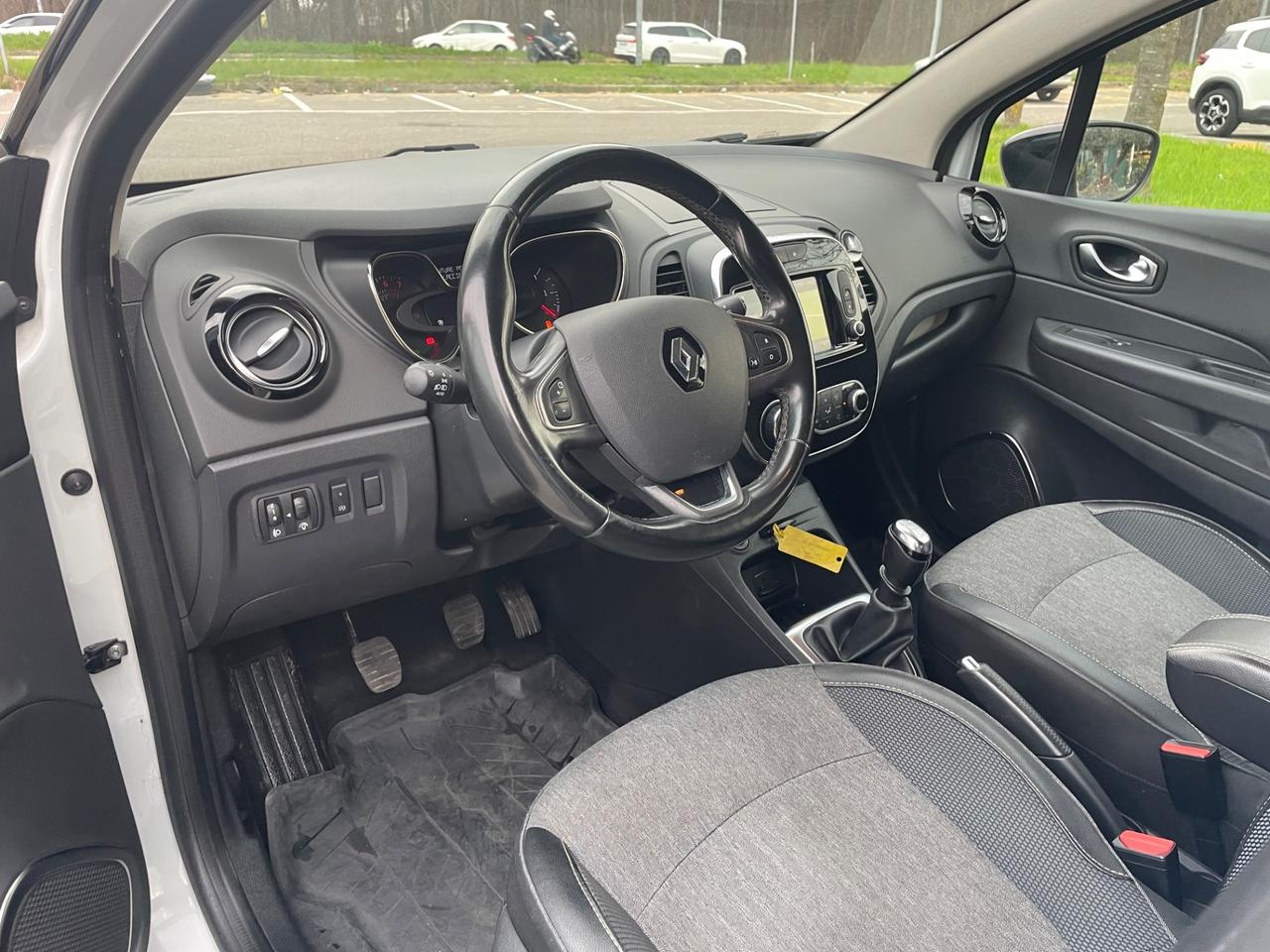 Renault Captur TCe 130 CV*Neopatentati*Navi*Solo 95000km*