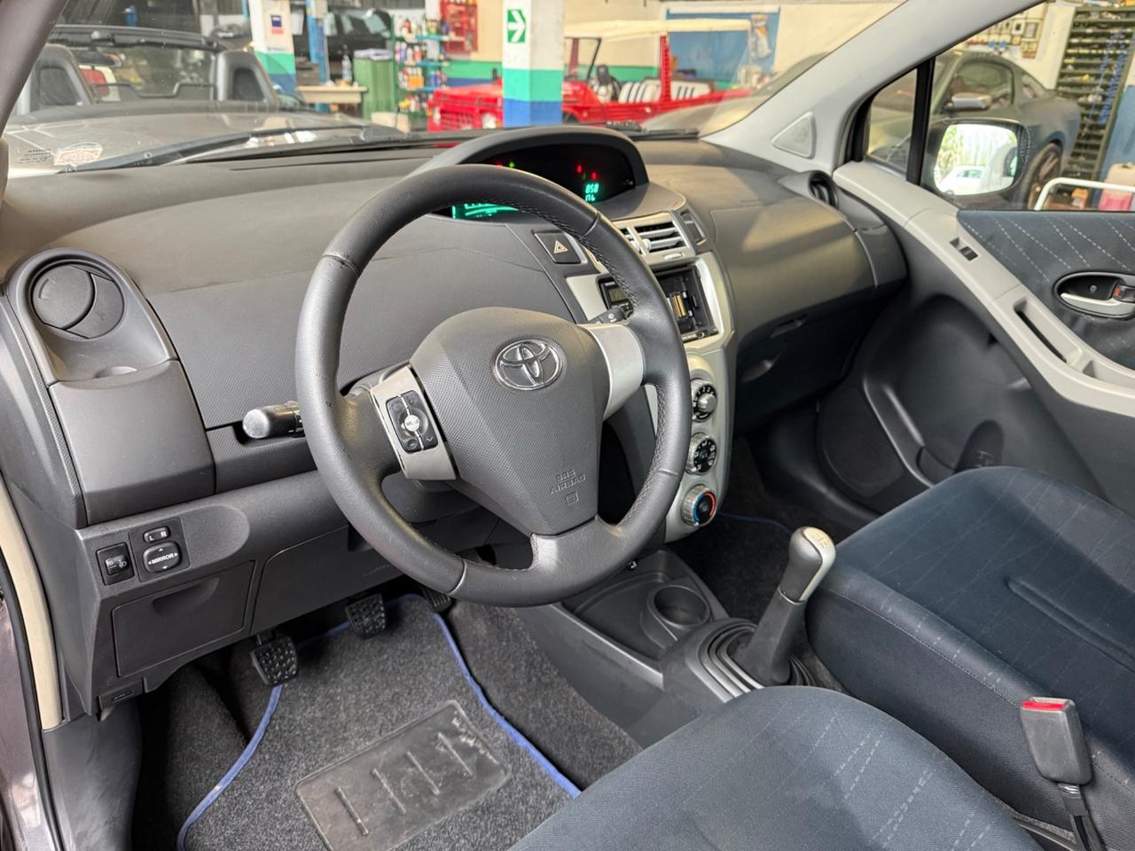 Toyota Yaris 1.3 5 porte Sol