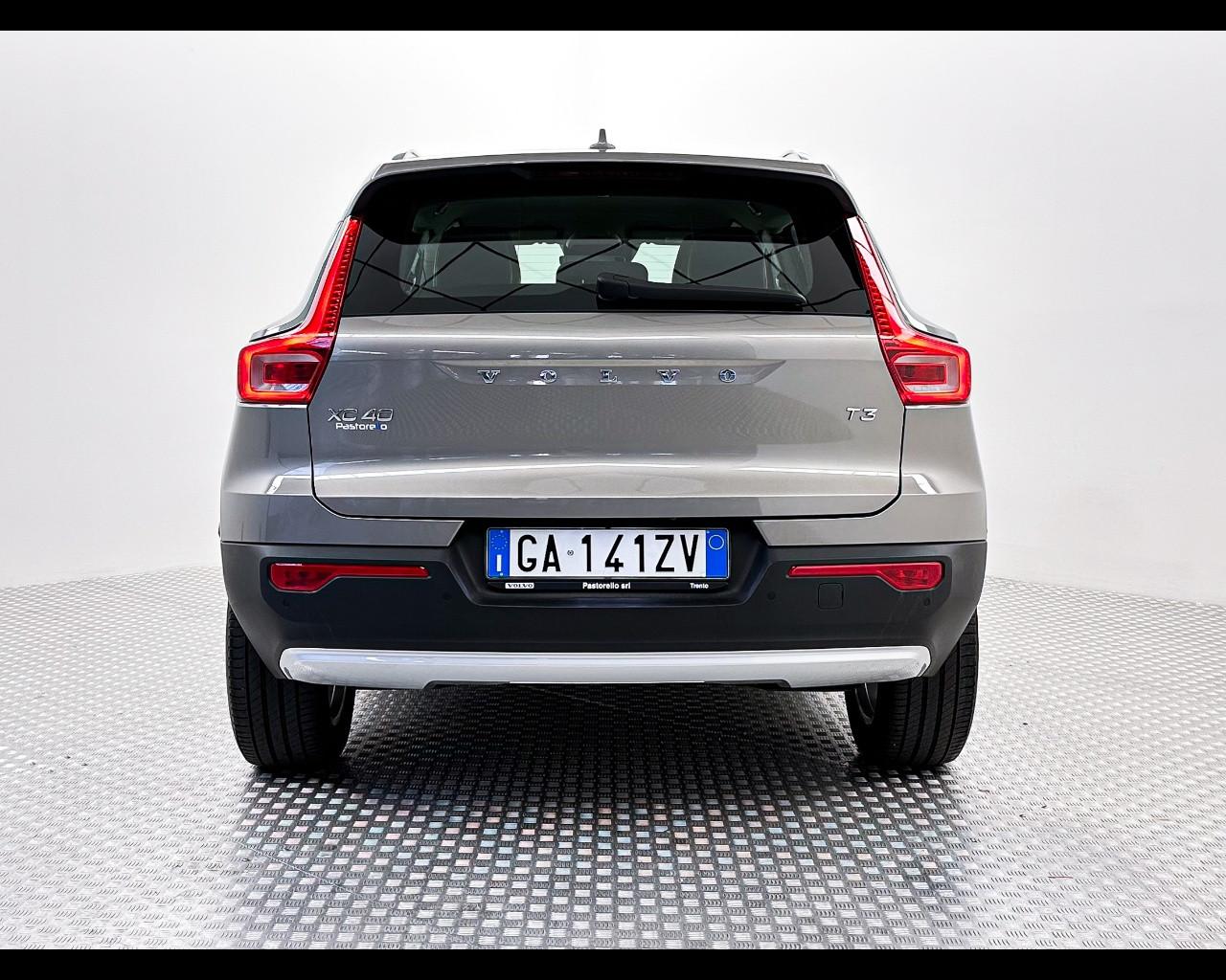 VOLVO XC40 T3 Momentum