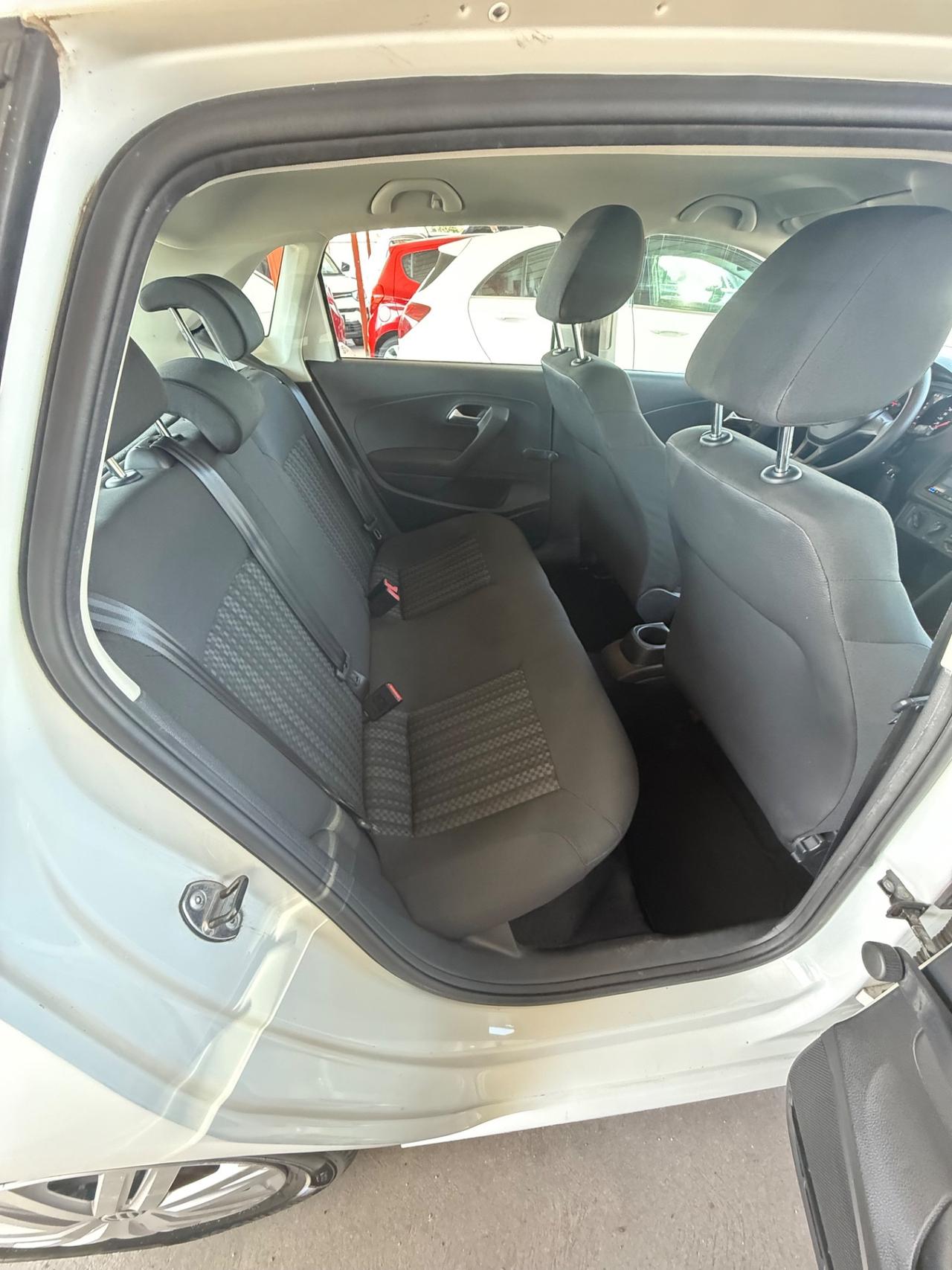 Polo 1.4 TDI- Comfortline-unipro-E6-rate-garanzia