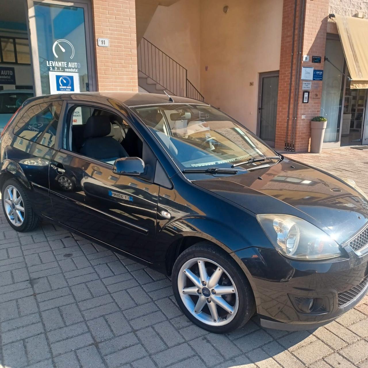 155.148 FIESTA 1.4 DCI NEOPATENTATI BEN CONSERVATA
