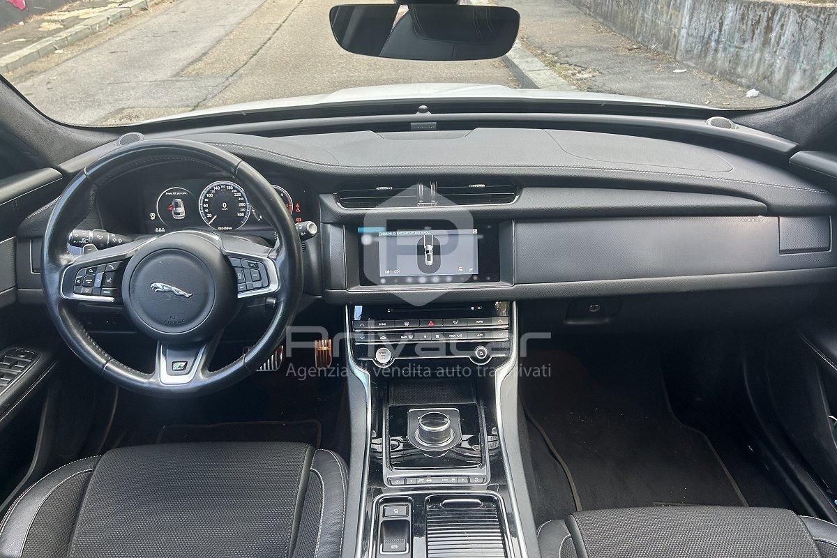 JAGUAR XF Sportbrake 2.0 D 180 CV aut. R-Sport