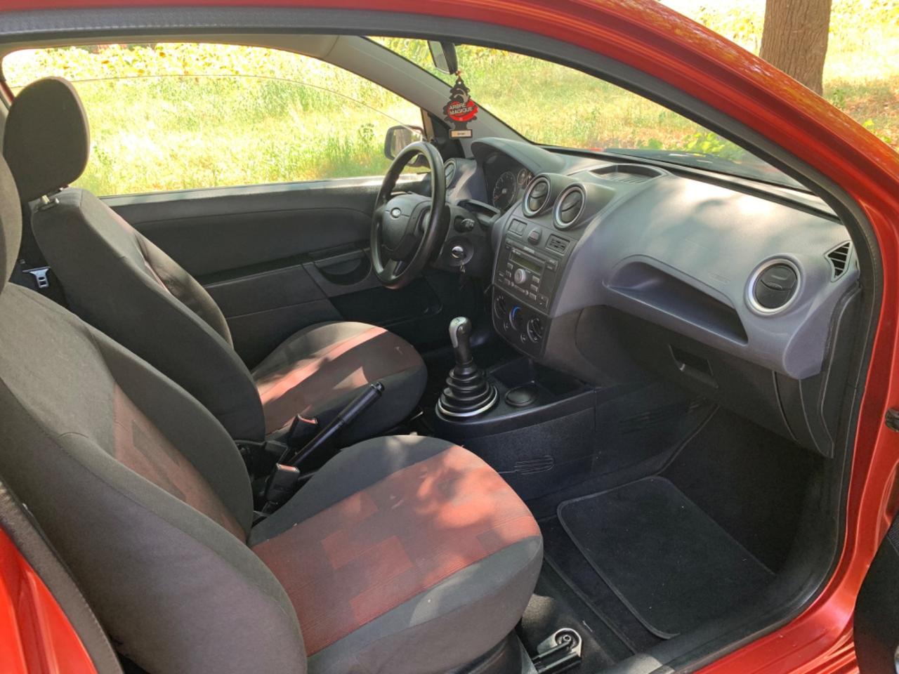 Ford Fiesta 1.2 titanium accessoriata