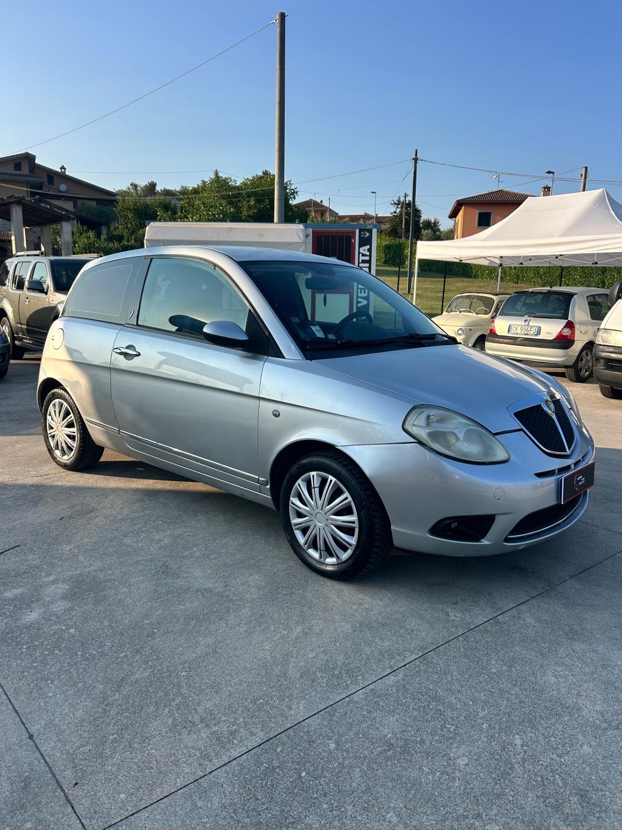 Lancia Ypsilon 1.2 Argento