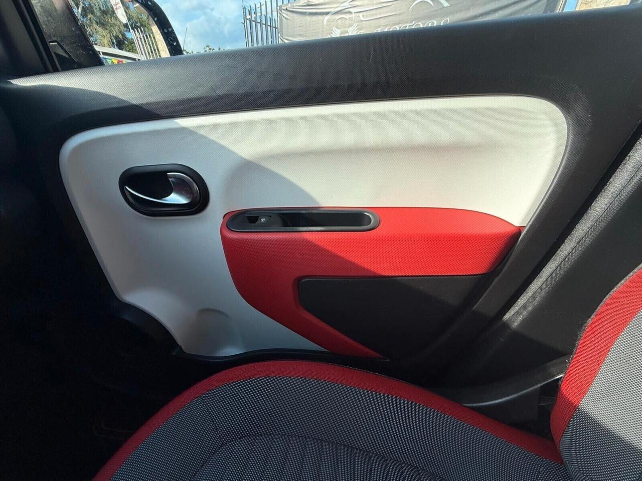 Renault Twingo TCe 90 CV EDC Intens