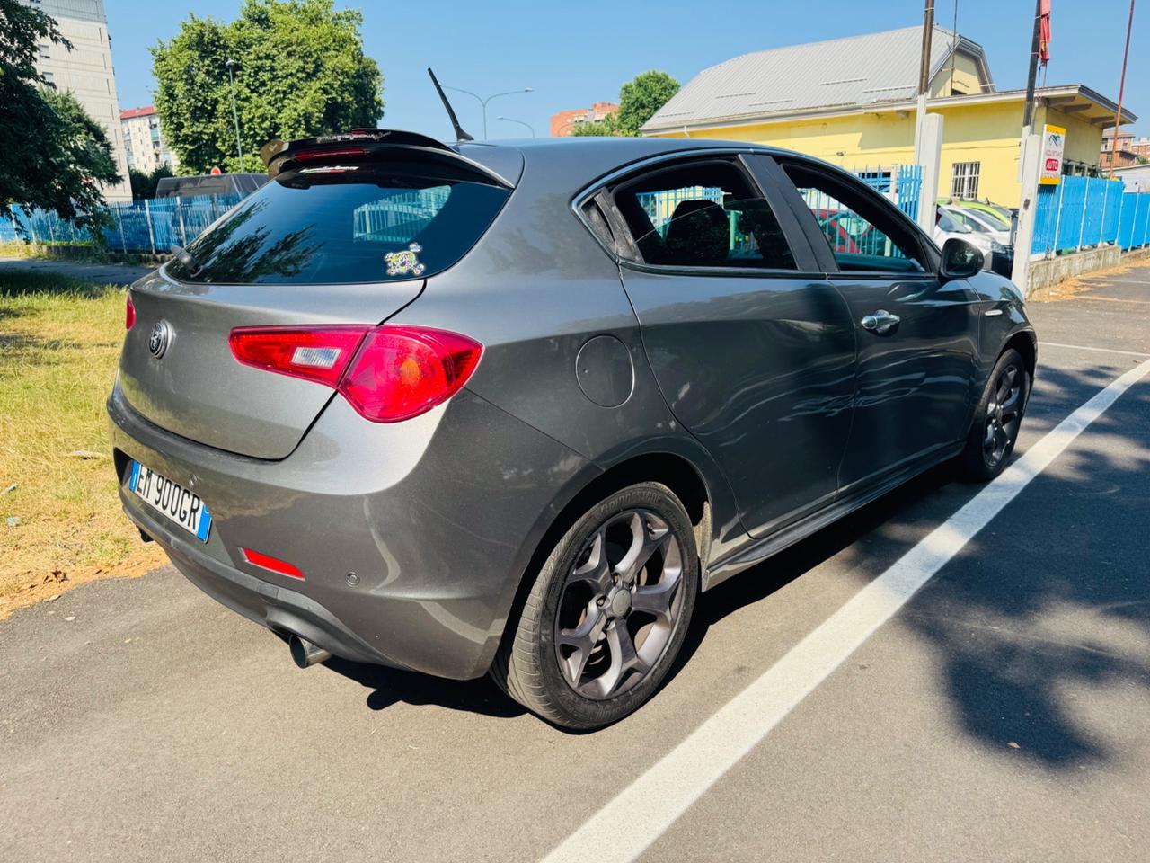 Alfa Romeo Giulietta 2.0 JTDm-2 Distinctive 2012