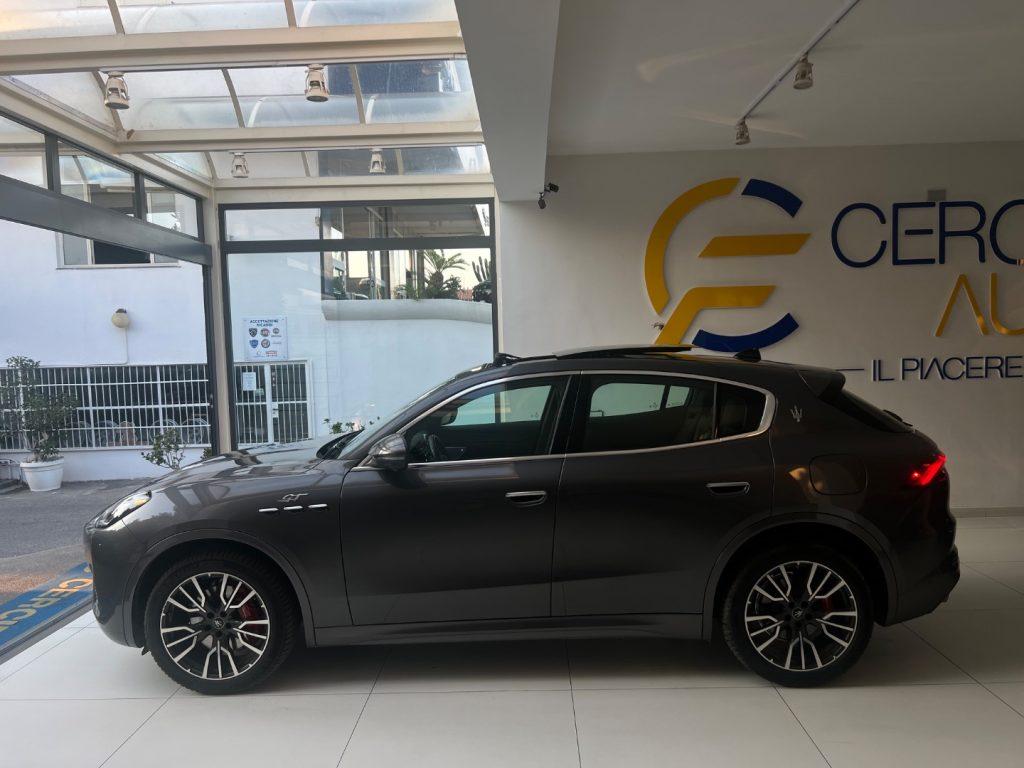 Maserati Grecale MHEV 300 CV AWD GT tetto panoramico da€549,00