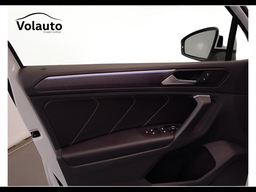 VOLKSWAGEN Tiguan II 2021 - Tiguan 1.5 tsi R-Line 150cv dsg
