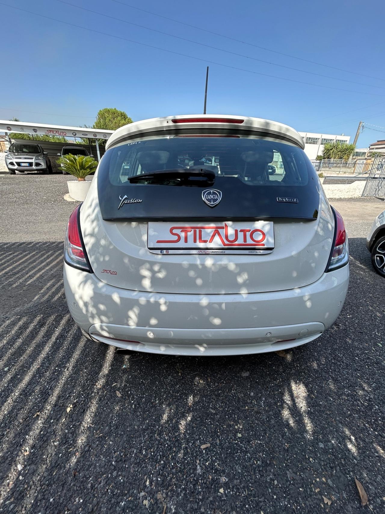 Lancia Ypsilon 1.0 FireFly 5 porte S&S Hybrid Ecochic Gold