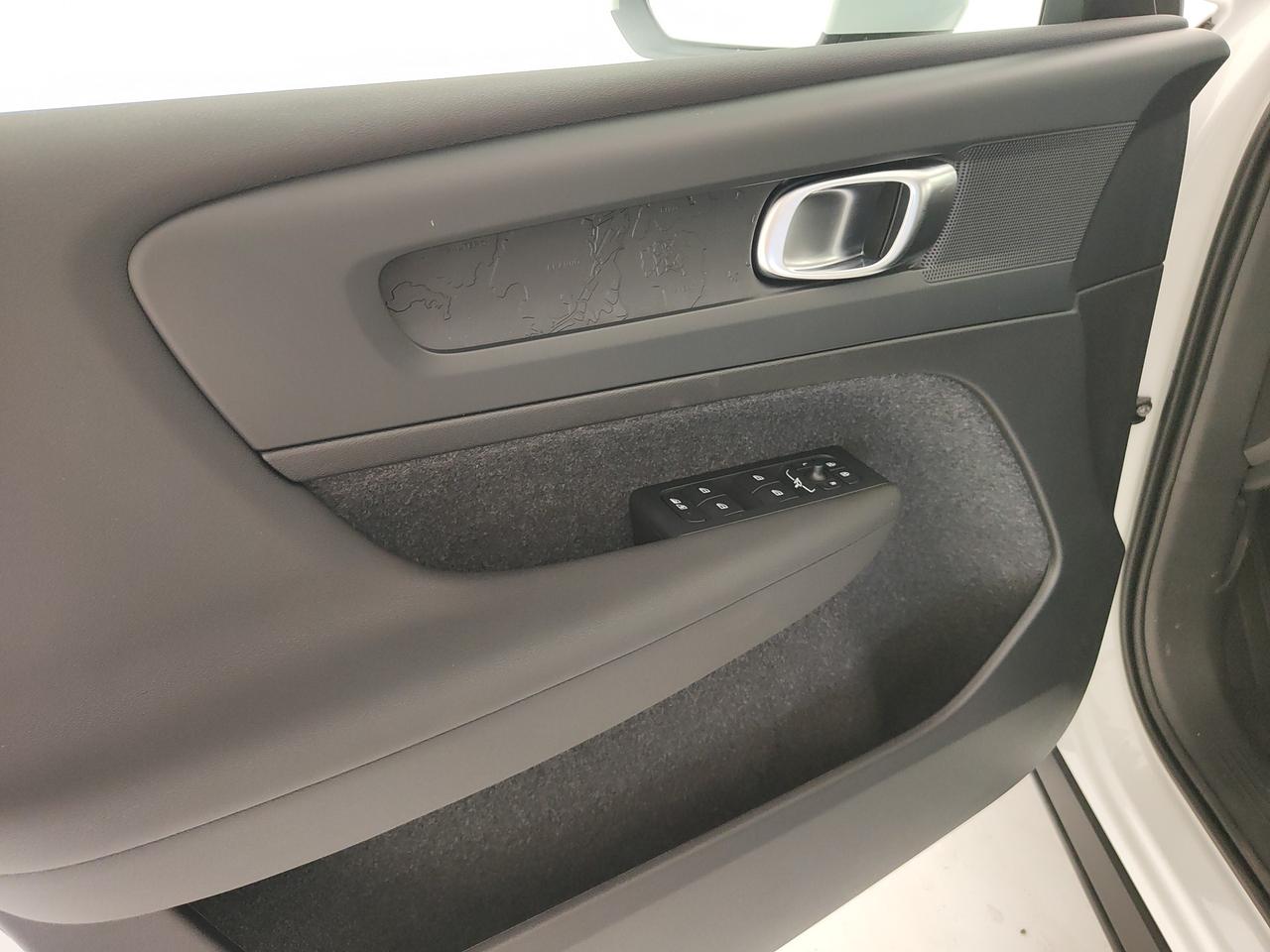 VOLVO XC40 2.0 b3 Essential auto