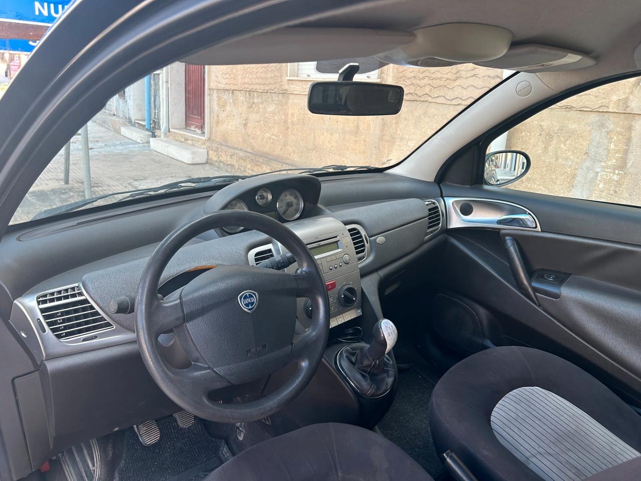 Lancia Ypsilon 1.3 MJT 75 CV Argento