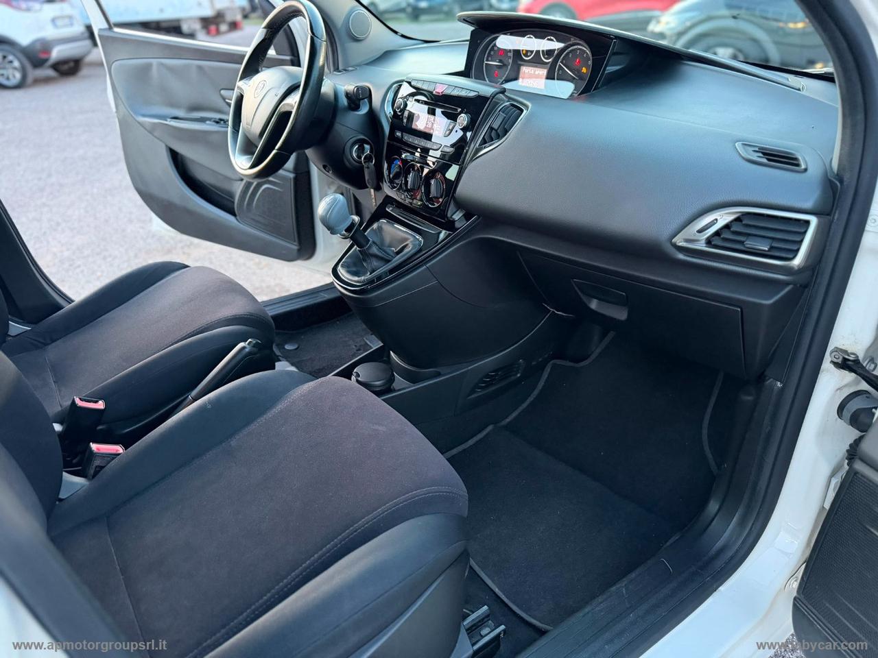 LANCIA Ypsilon 0.9 T.Air 85CV 5p. Met.Ec. Gold