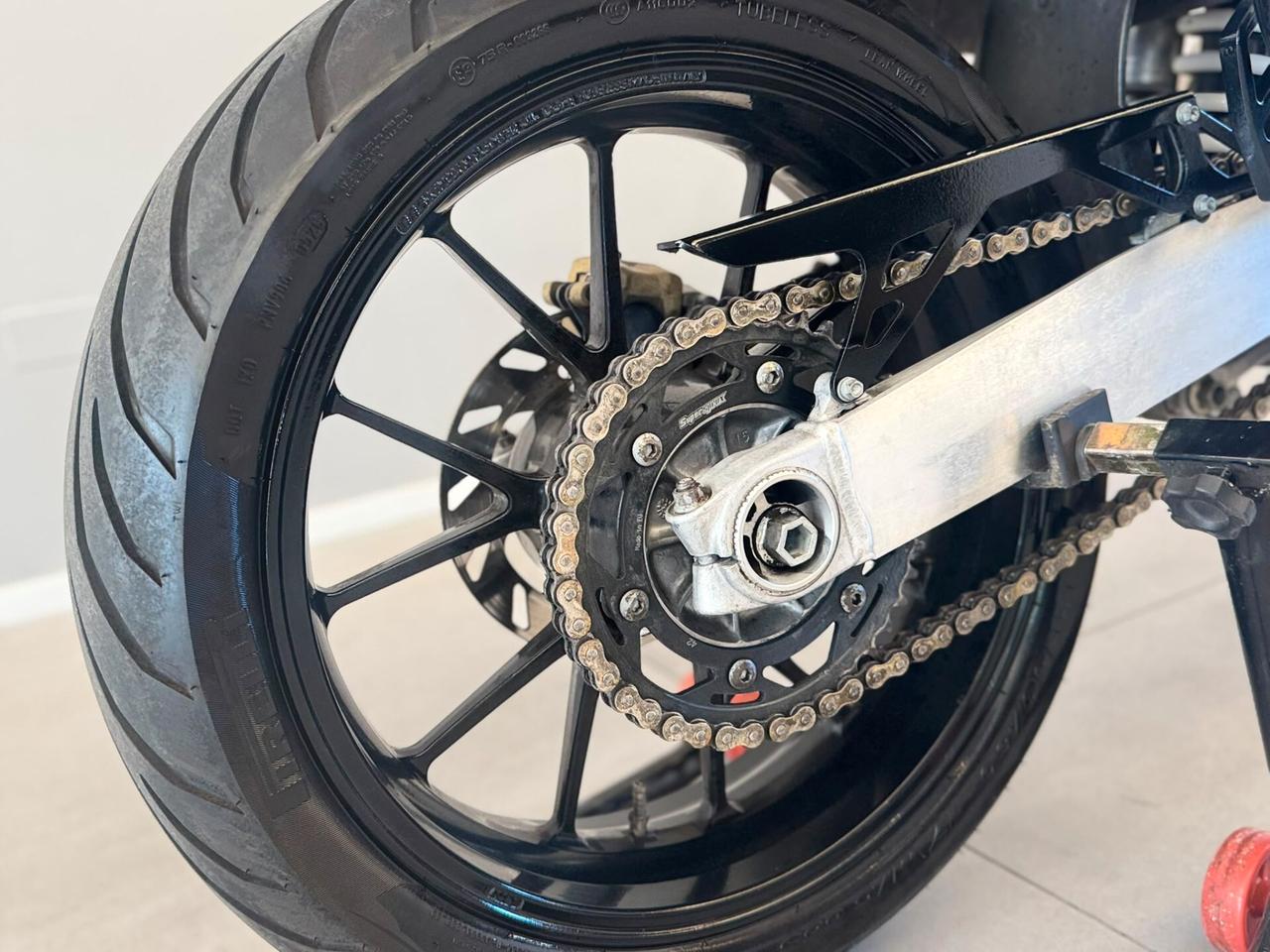 KTM DUKE 620 MOTARD PARI AL NUOVO ISCRITTA ASI UNICO PROPRIETARIO
