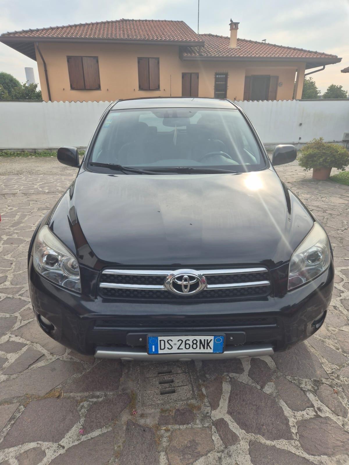 Toyota RAV 4 RAV4 2.2 D-4D 136 CV DPF Luxury