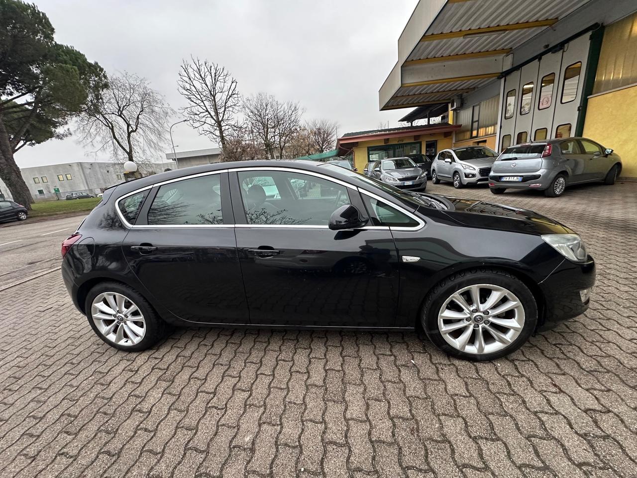 Opel Astra 1.7 CDTI 110CV 5 porte Cosmo Berlina