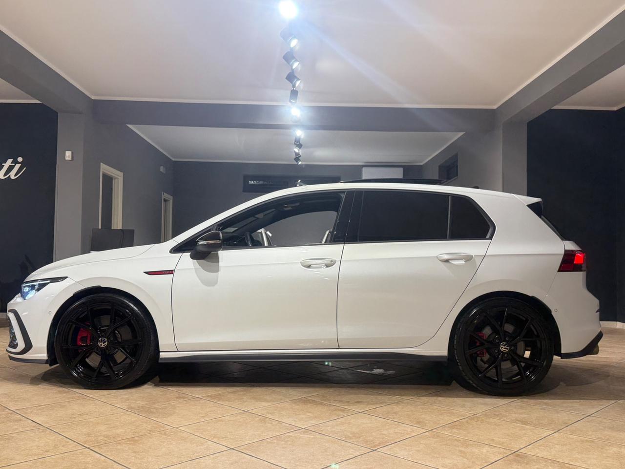 Volkswagen Golf GTI 2.0 TSI BlackStyle