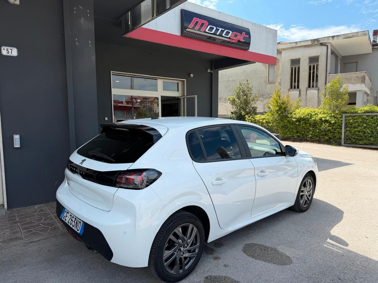 Peugeot 208 PureTech 100 Stop&Start 5 porte Allure