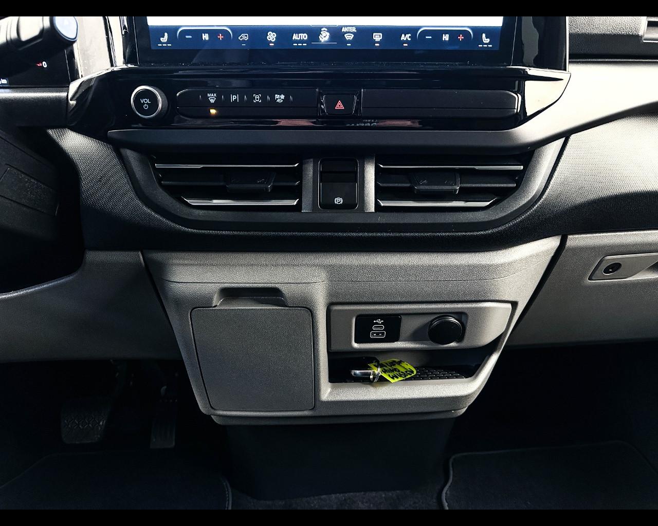 FORD Tourneo Custom 2ªs - Tourneo Custom 320 2.0 EcoBlue 170CV au
