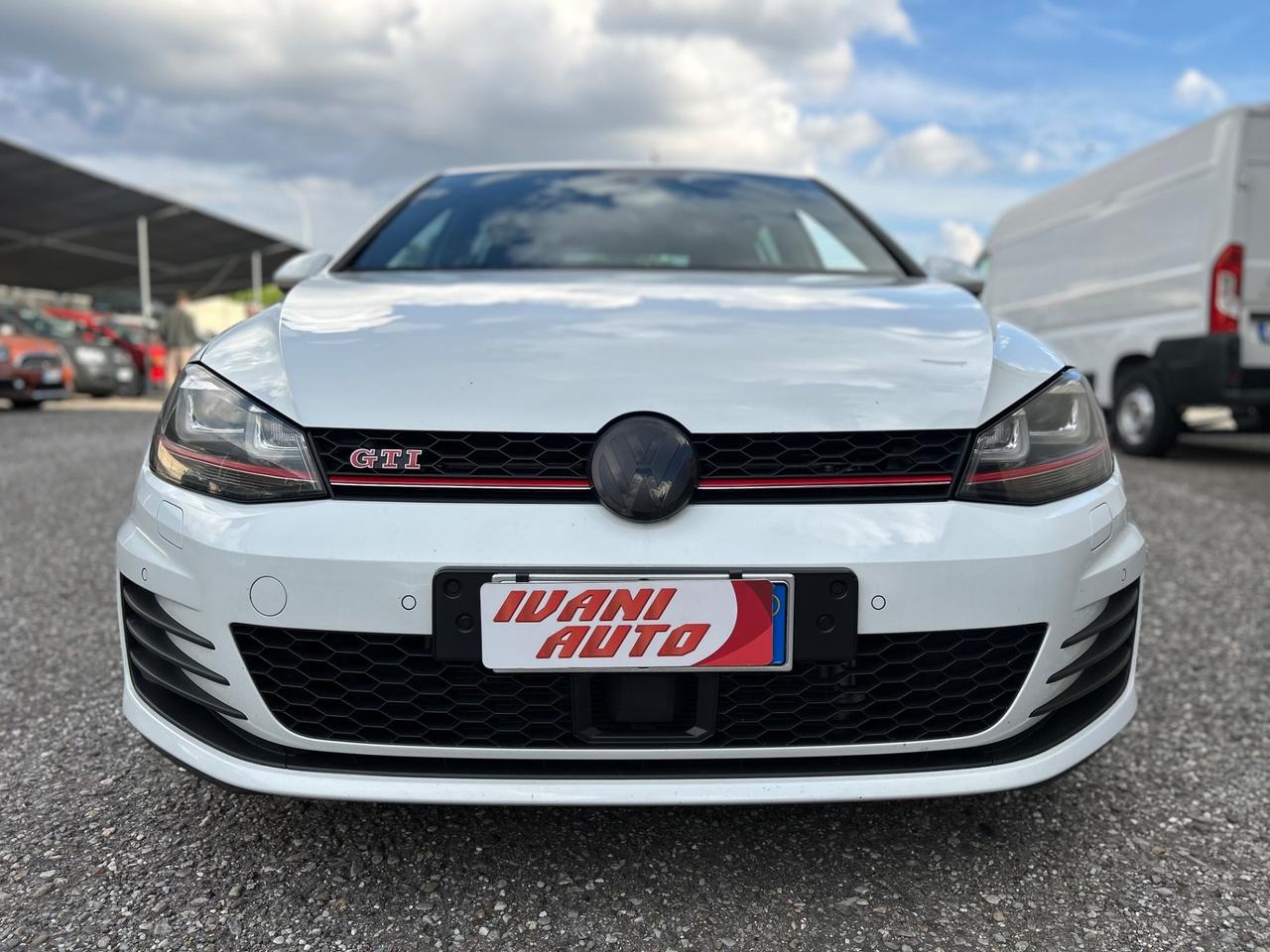 Volkswagen Golf GTI Performance 2.0 TSI DSG 5p. 300cv