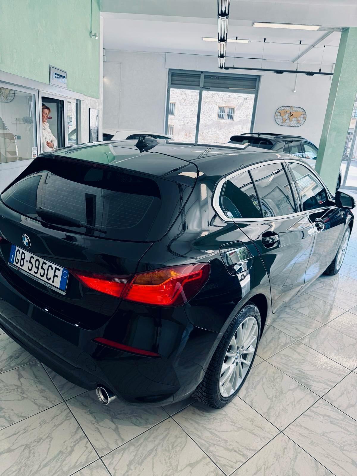 Bmw 118 118d 5p. Business Advantage