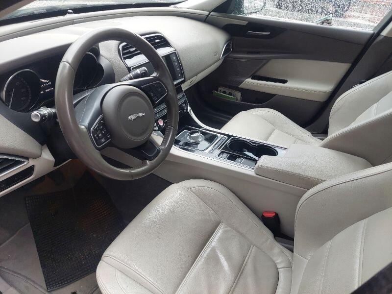 Jaguar XE 2.0 D Turbo 180CV aut. Portfolio Motore rumoroso