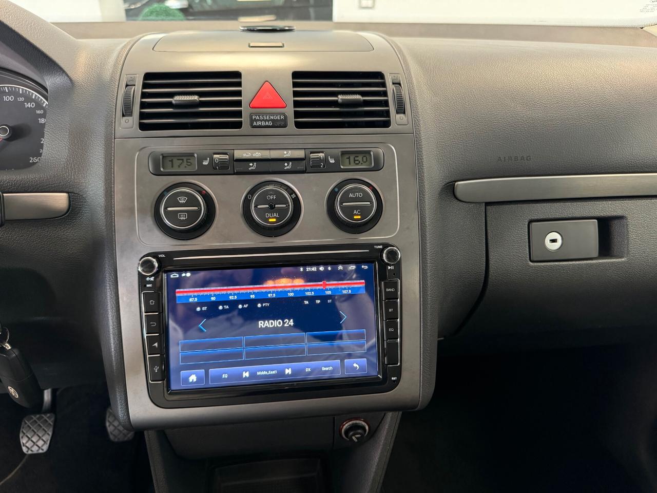Volkswagen Touran 2.0 TDI DPF Highline 7 POSTI BEN TENUTO
