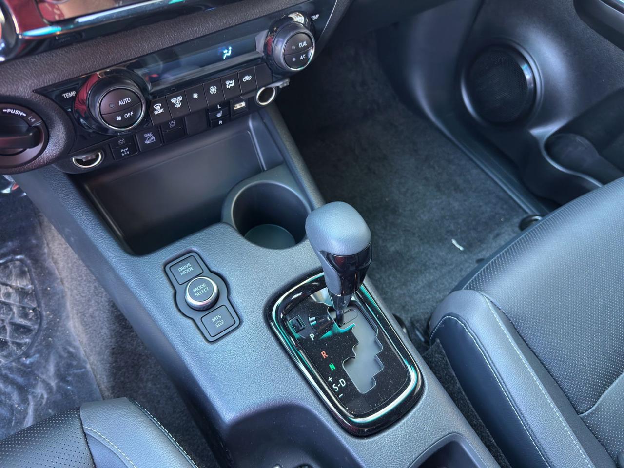 Toyota Hilux 2.8 d-4d 48V double cab Invincible