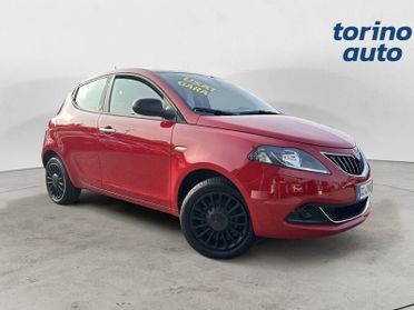 Lancia Ypsilon Ypsilon 1.0 firefly hybrid Silver s&s 70cv