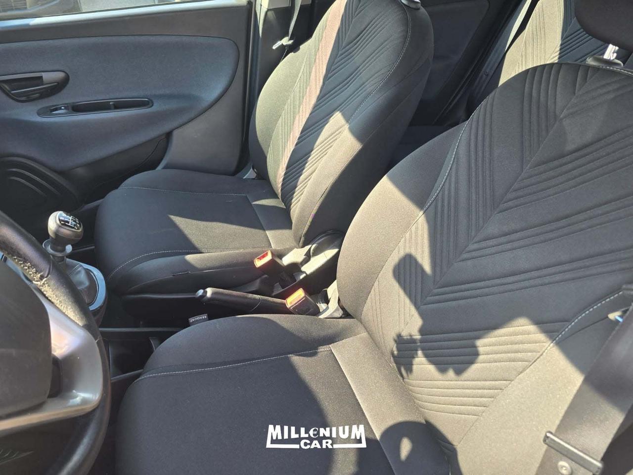 LANCIA YPSILON GOLD HYBRID 2022