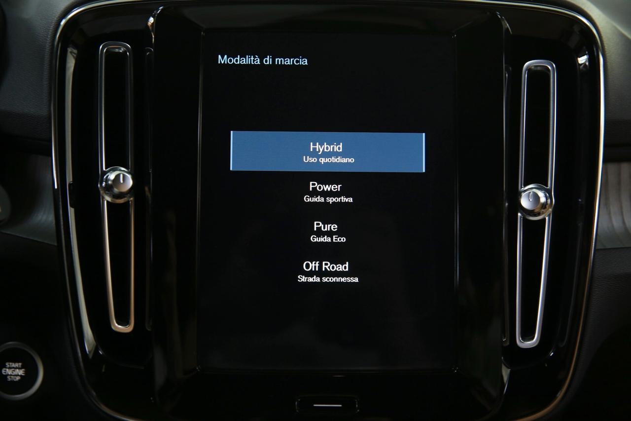 Volvo XC40 T5 Recharge Plug-in Hybrid Inscription auto