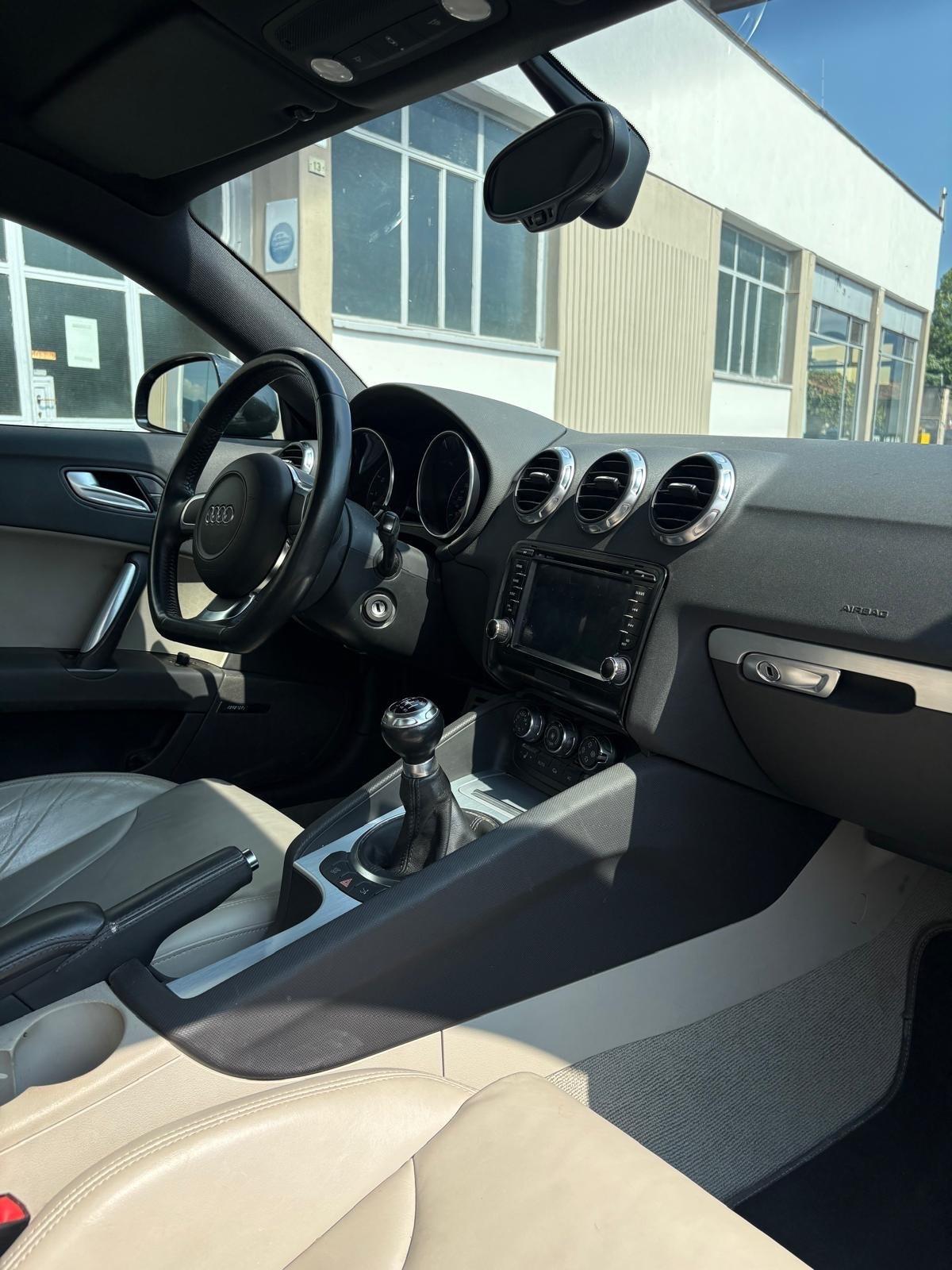 Audi TT Coupé 3.2 V6 quattro