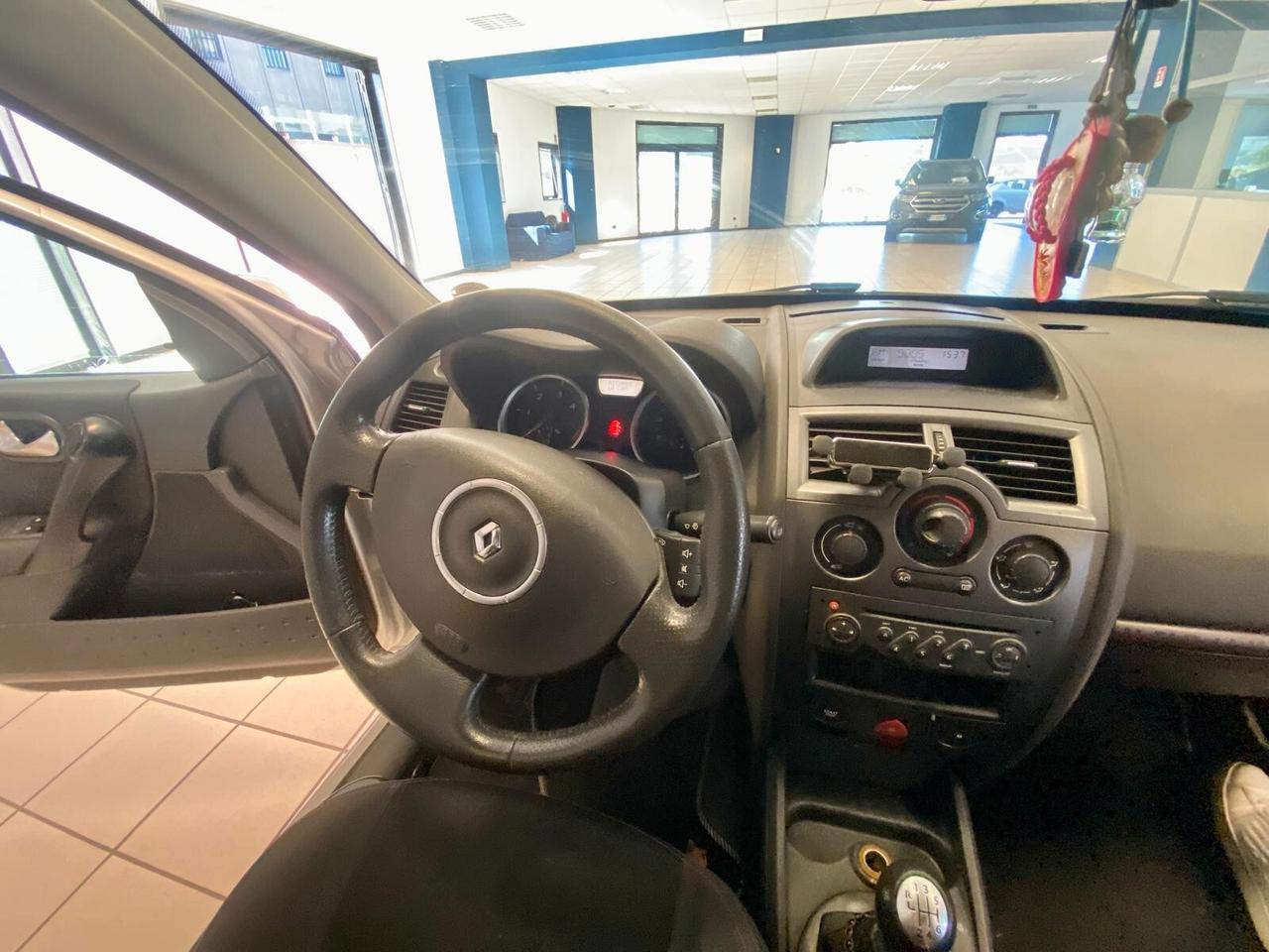 Renault Megane Mégane 1.5 dCi/105CV Grandtour Serie Speciale