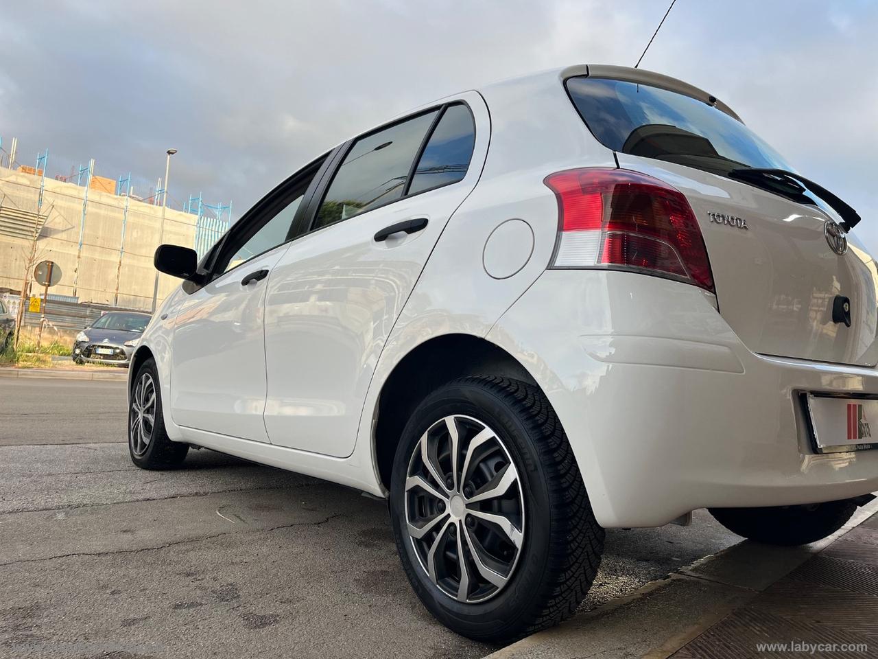 TOYOTA Yaris 1.4 D-4D 5p. Sol