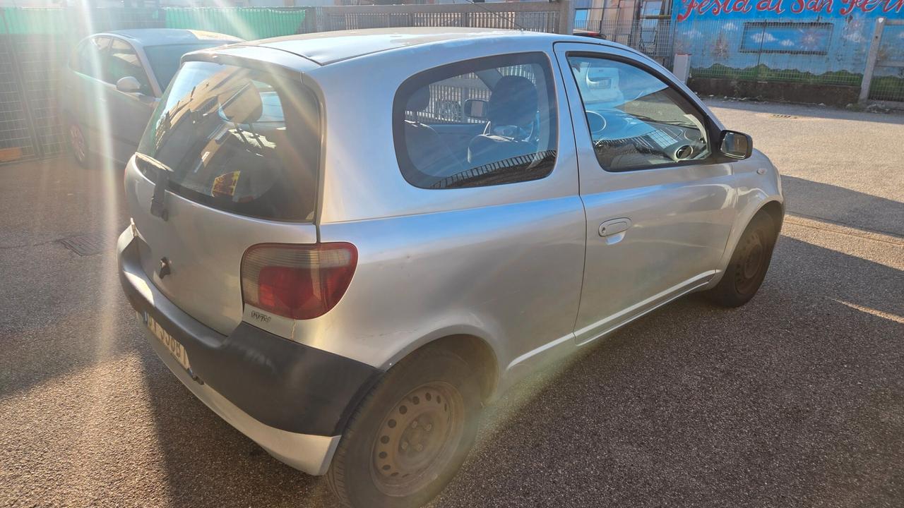 Toyota Yaris 1.0i 16V cat 3 porte Sol