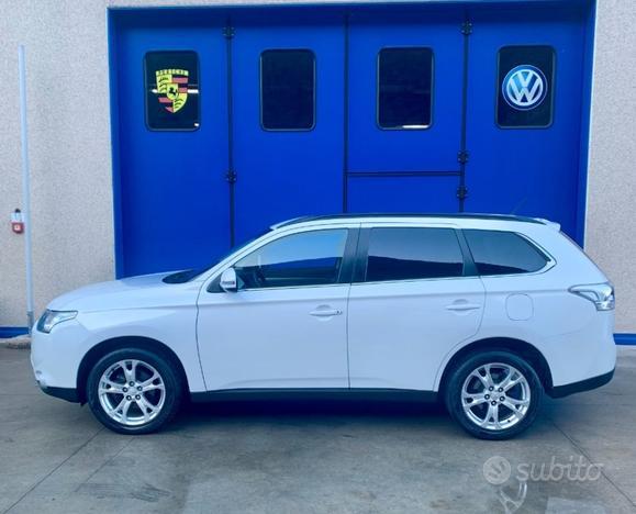 MITSUBISHI Outlander 2.2 DI-D 4WD Instyle AUT.