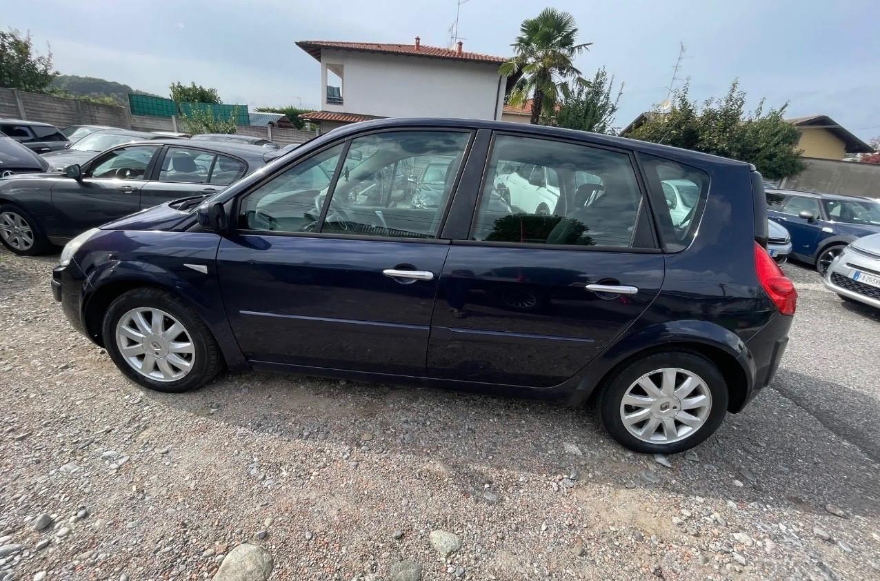 Renault Scenic Grand Scénic 1.5 dCi/105CV PlayStation Portable