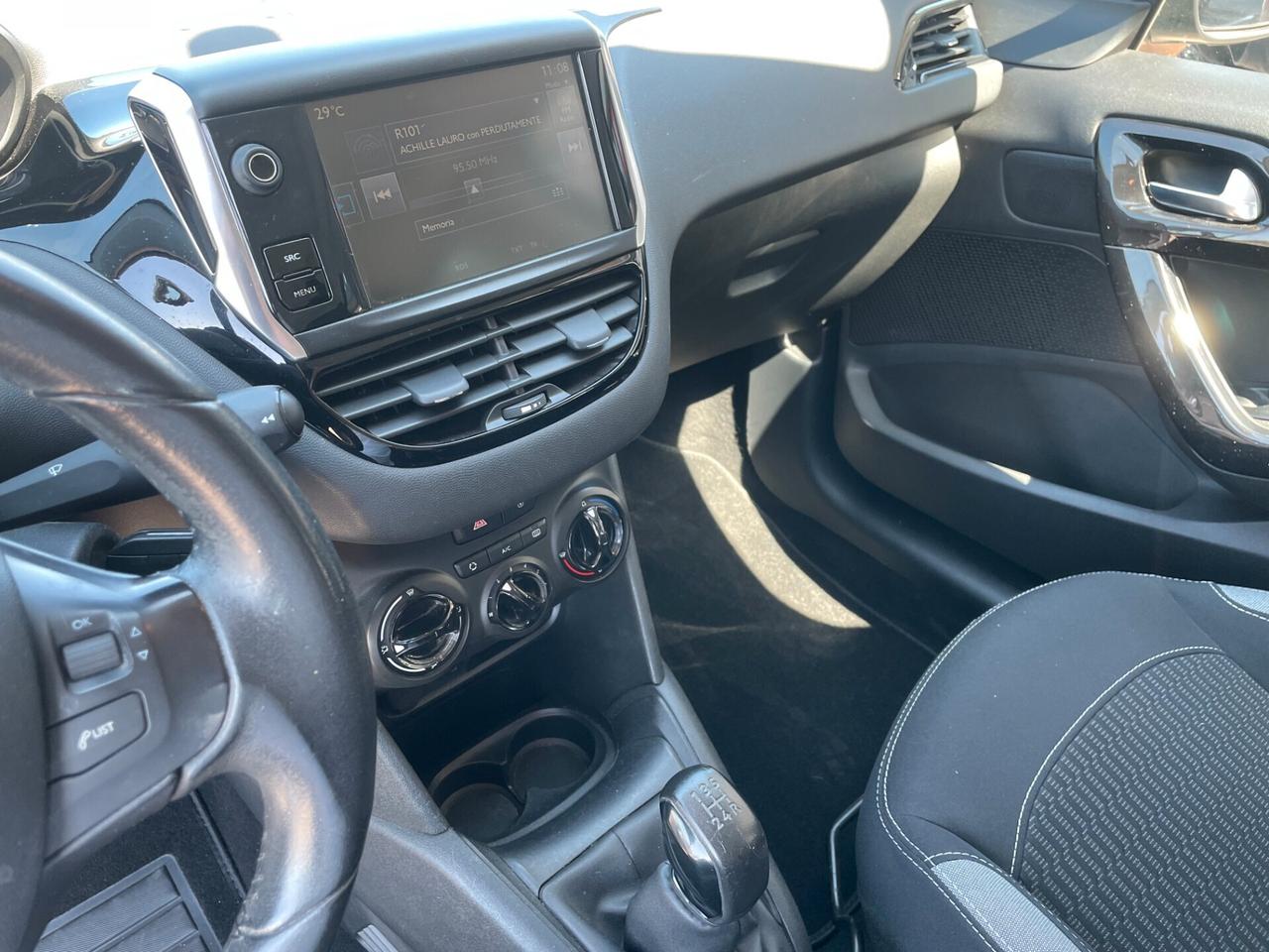 Peugeot 208 PureTech 82 5 porte Allure DISTRIBUZIONE NUOVA
