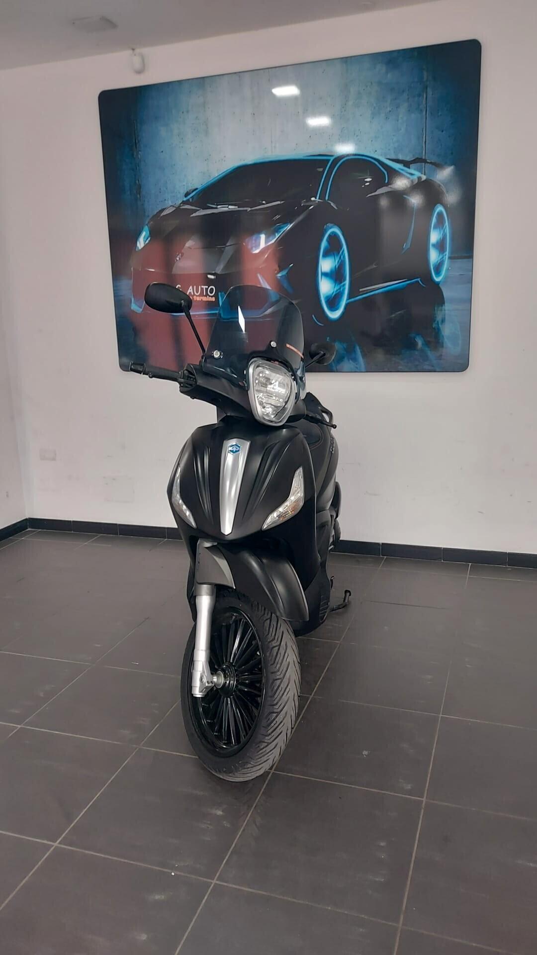 Piaggio Beverly 300 sport