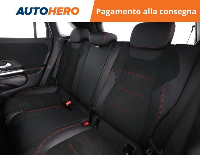 MERCEDES-BENZ GLA 180 d Automatic Premium