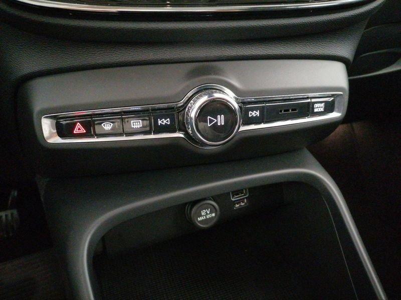 Volvo XC40 1.5 t3 Momentum 163cv my20