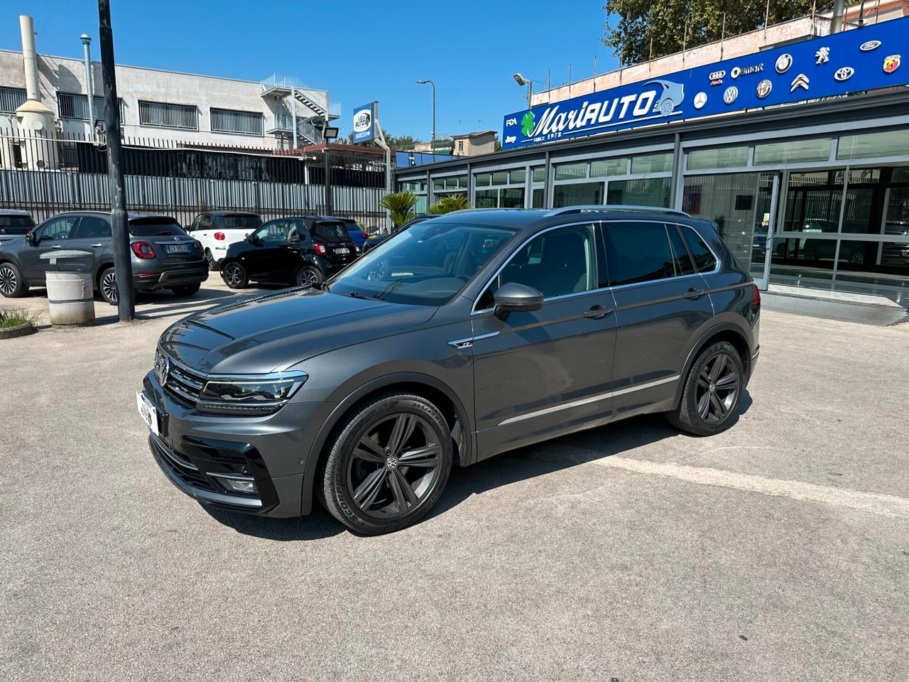 Volkswagen Tiguan 2.0 TDI SCR DSG Business BlueMotion Technology R-LINE