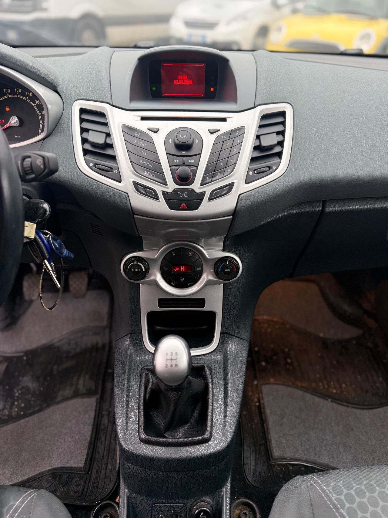 Ford Fiesta 1.4 TDCi 68CV 5 porte Titanium