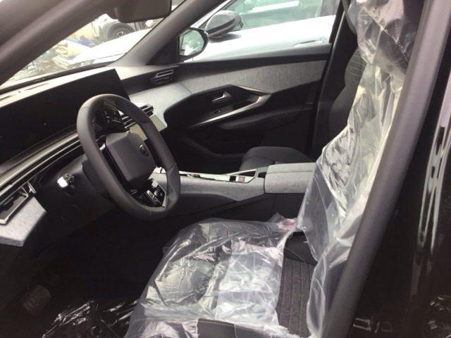 PEUGEOT 3008 Hybrid 145 e-DCS6 Allure